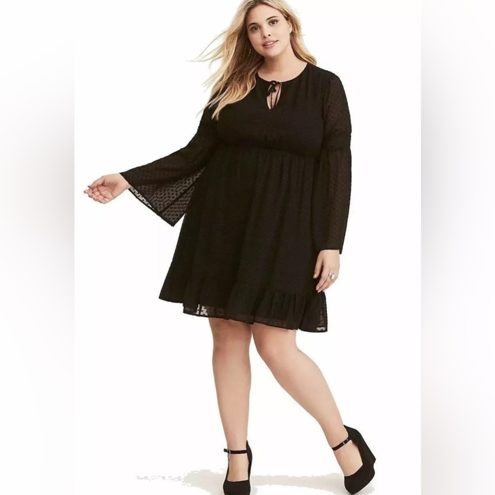 Torrid Black Dress Textured Stitch Chiffon Skater Dress Bell‎ Sleeve Stretch Tie